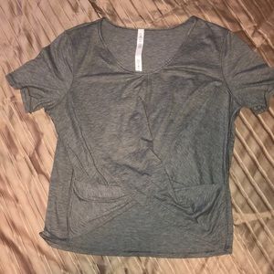 Lululemon Twist Top Tee in Grey!